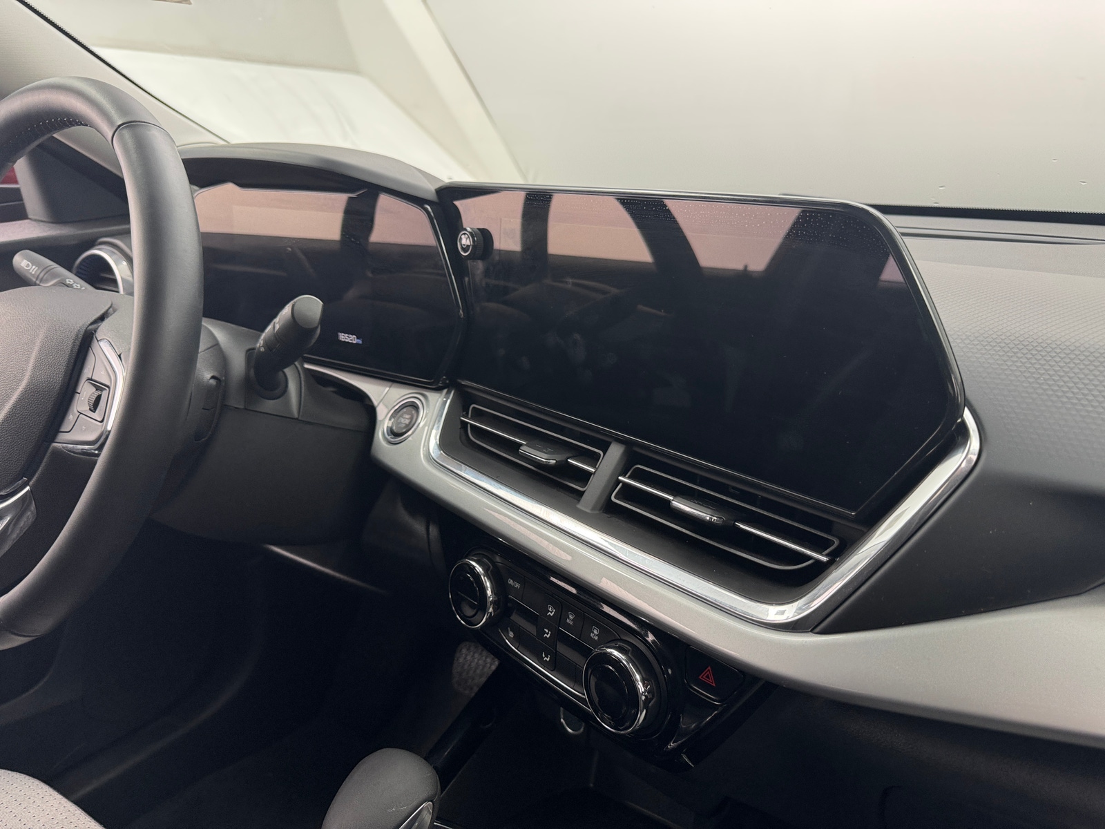 Thumbnail: 2025 Chevrolet Trax - 4