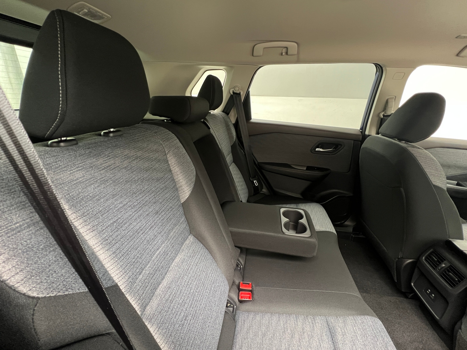 Thumbnail: 2023 Nissan Rogue - 6