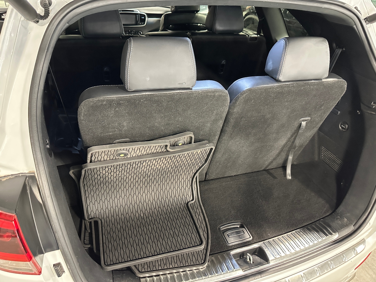 Thumbnail: 2017 Kia Sorento - 6