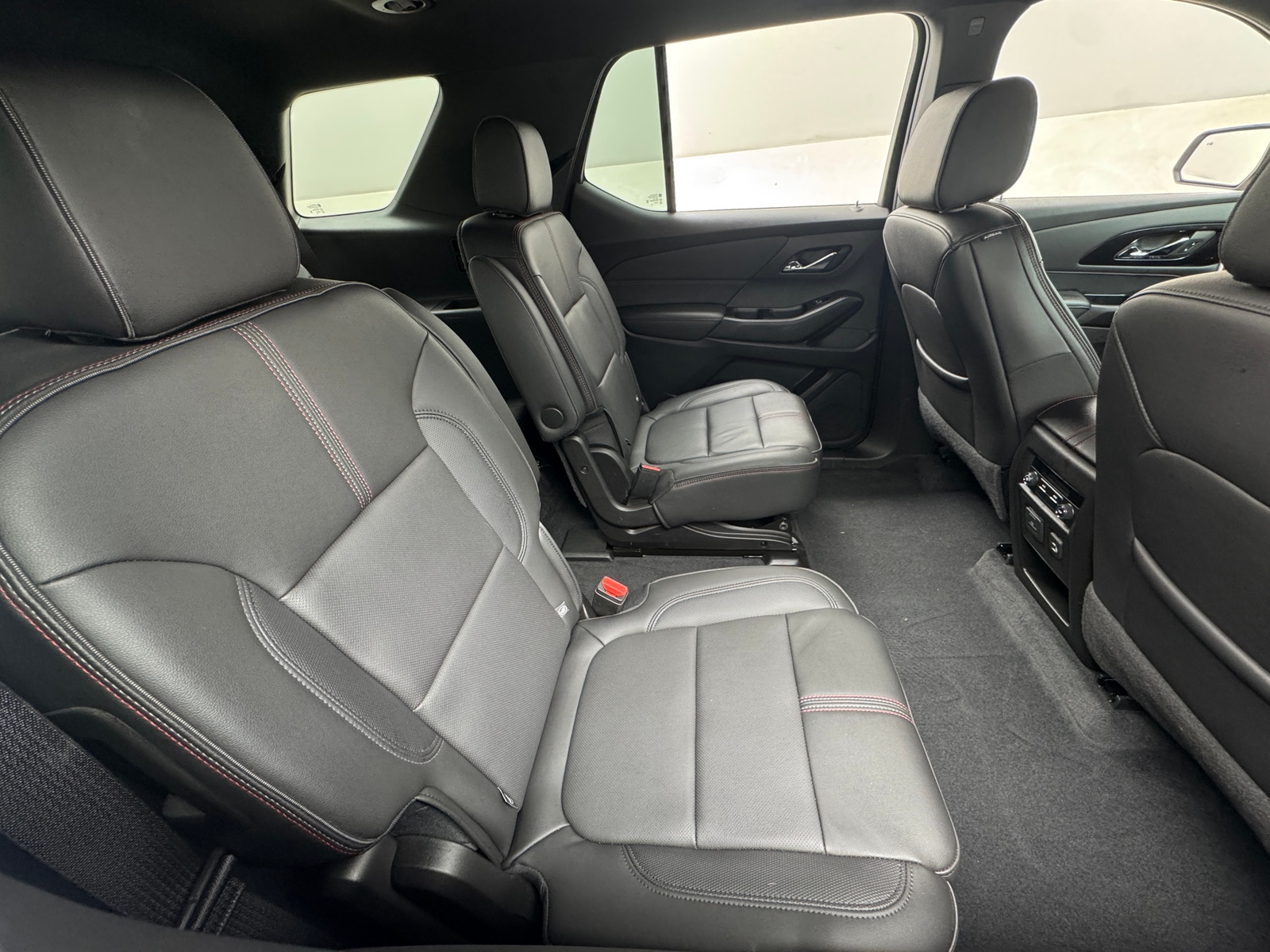 Thumbnail: 2022 Chevrolet Traverse - 5