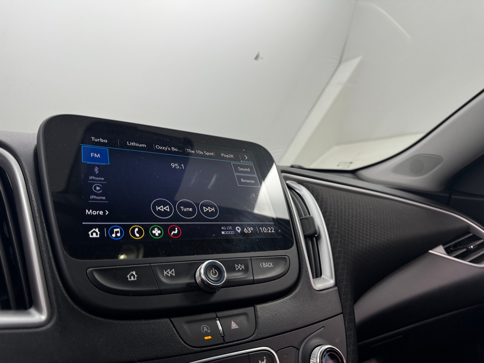 Thumbnail: 2024 Chevrolet Malibu - 4