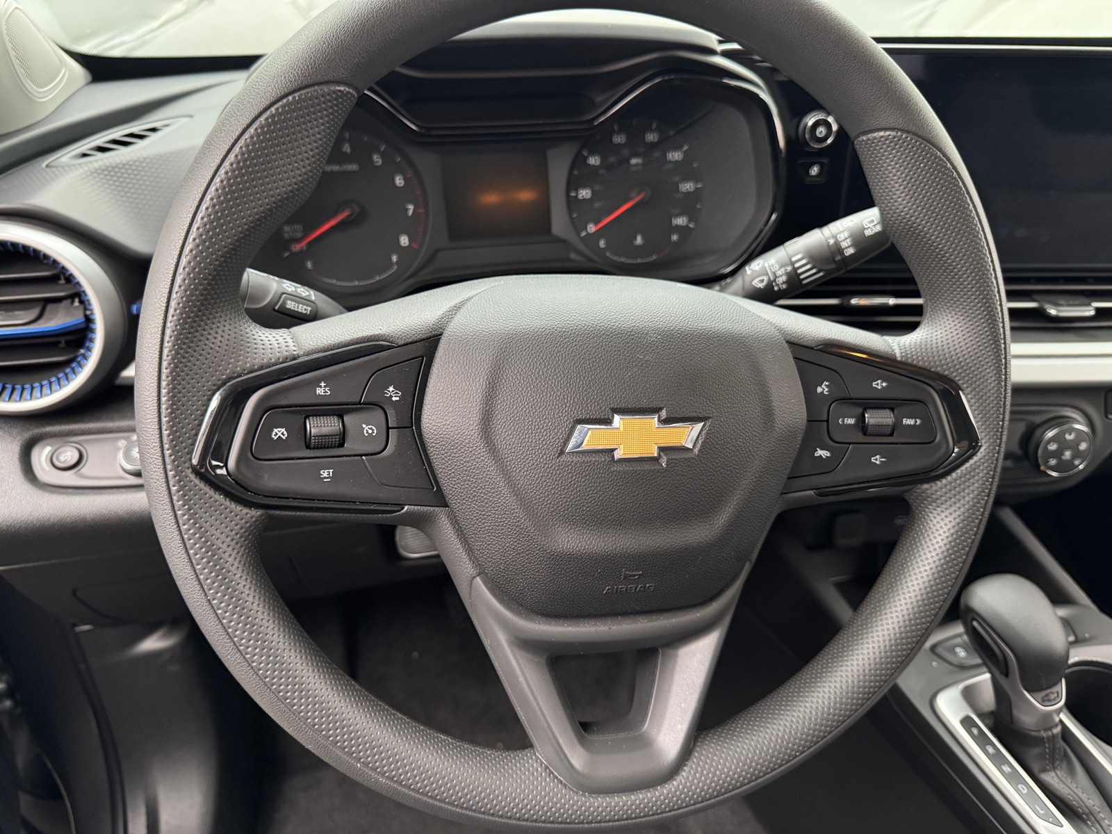 Thumbnail: 2025 Chevrolet Trax - 5