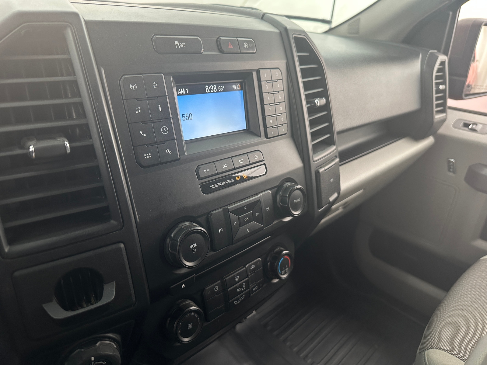 Thumbnail: 2018 Ford Econoline - 4