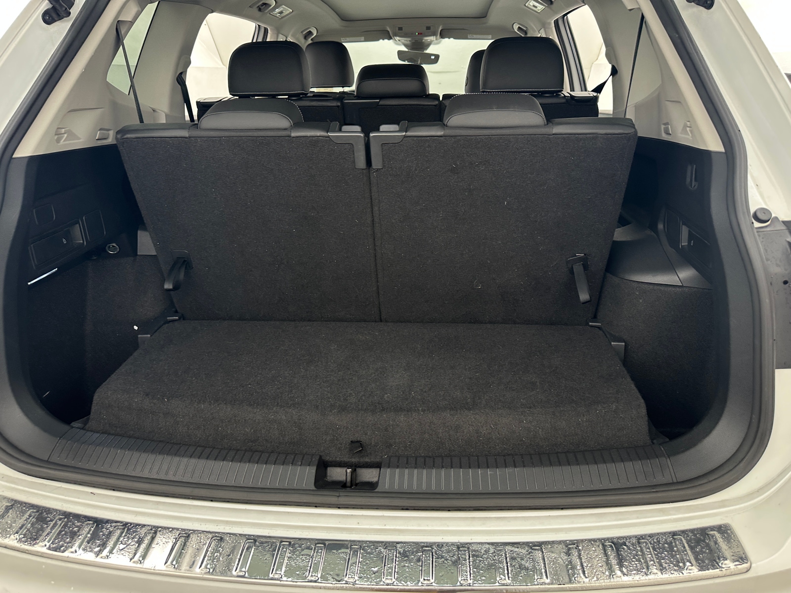 Thumbnail: 2023 Volkswagen Tiguan - 6