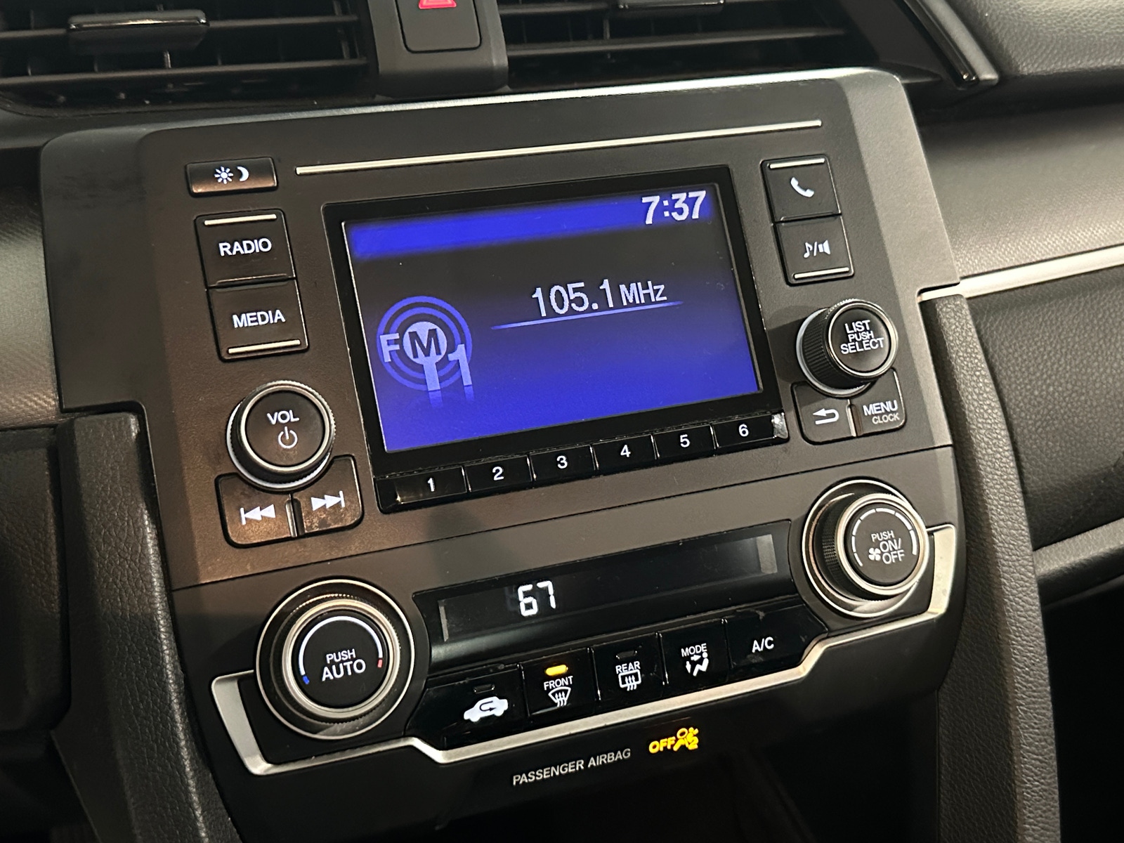 Thumbnail: 2016 Honda Civic - 4