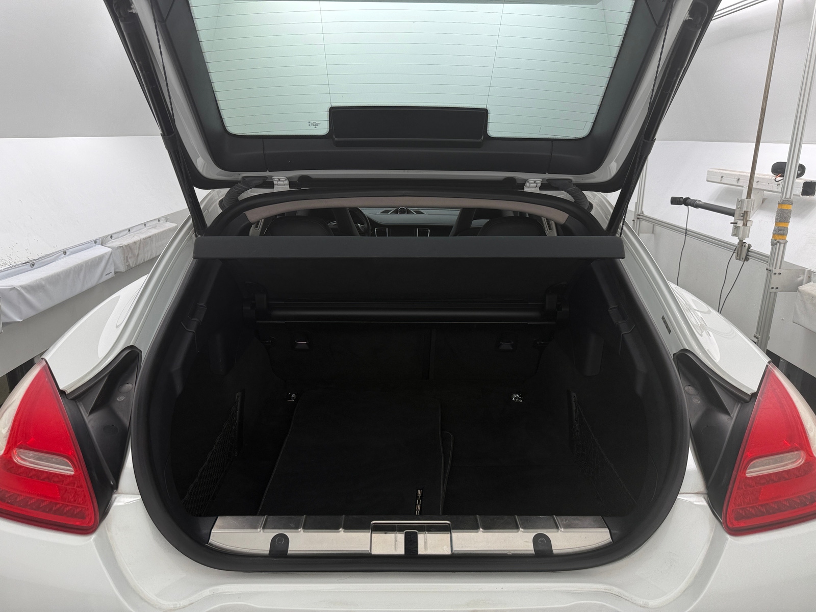 Thumbnail: 2013 Porsche Panamera - 6