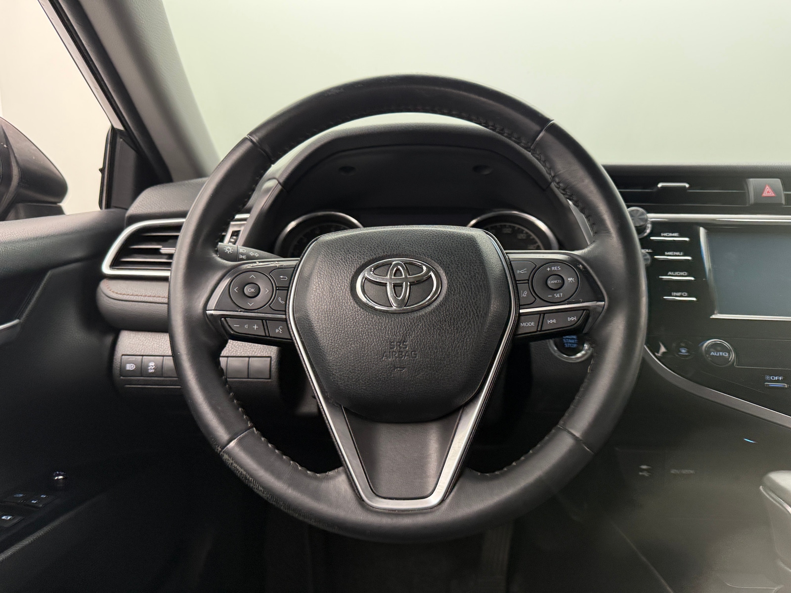 Thumbnail: 2018 Toyota Camry - 4