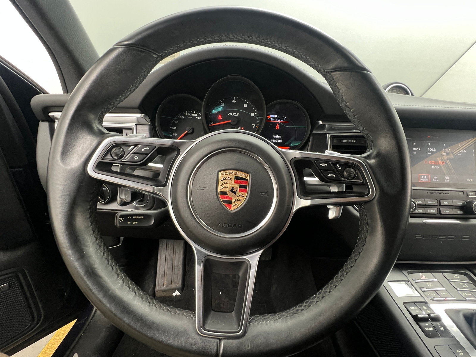 Thumbnail: 2017 Porsche Macan - 4