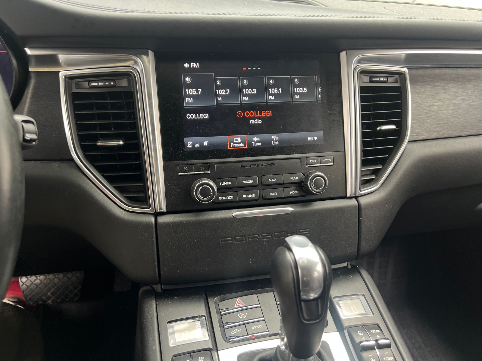 Thumbnail: 2017 Porsche Macan - 3