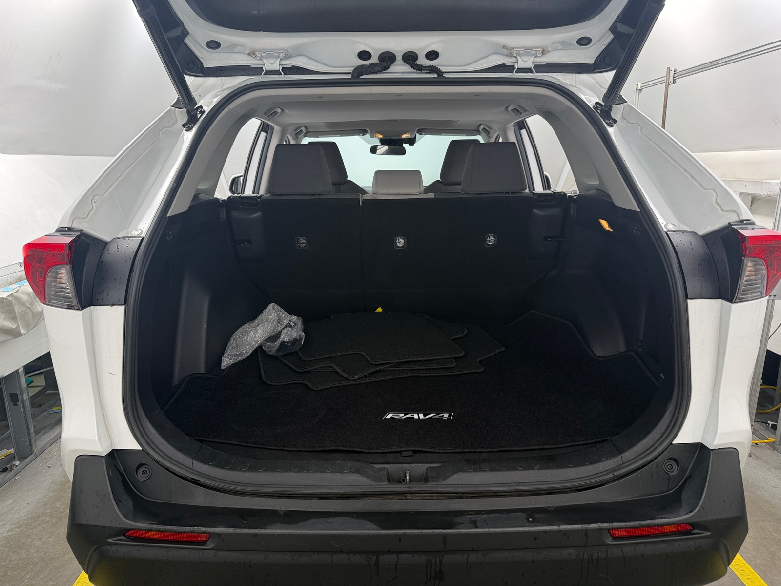 Thumbnail: 2020 Toyota RAV4 - 7