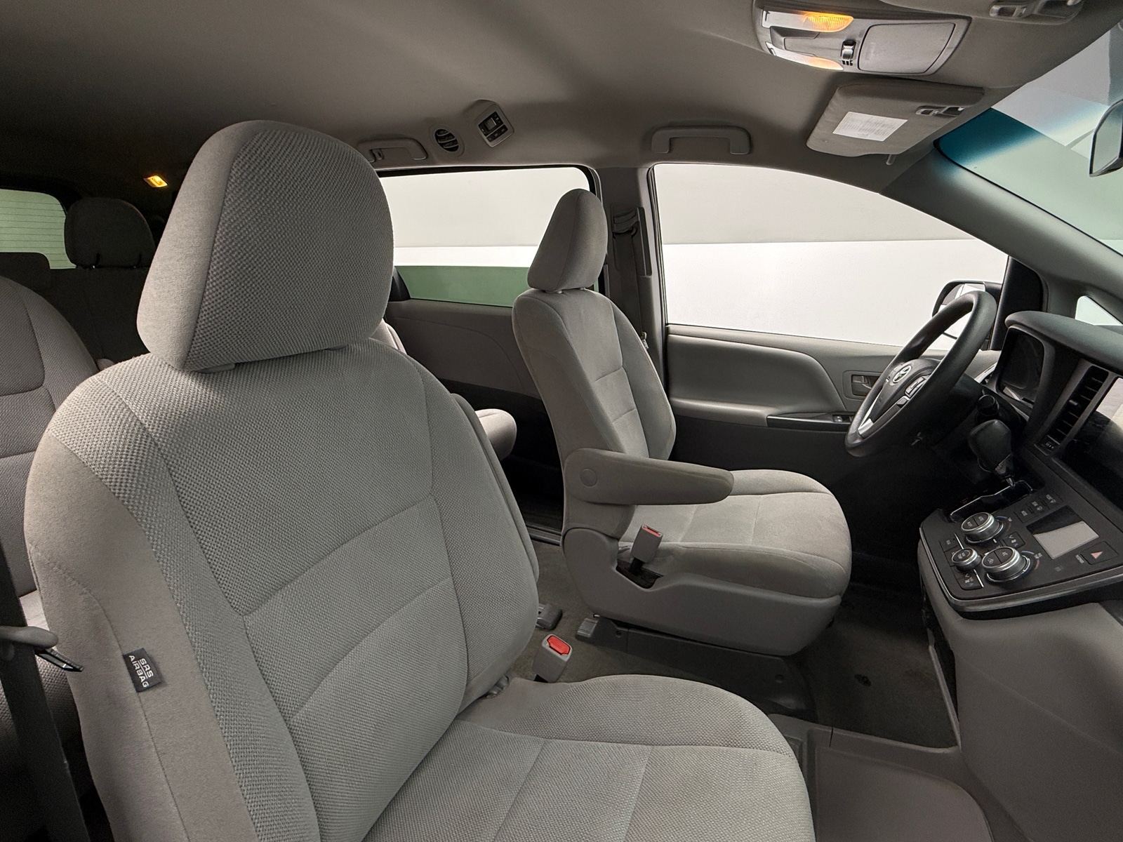 Thumbnail: 2015 Toyota Sienna - 2