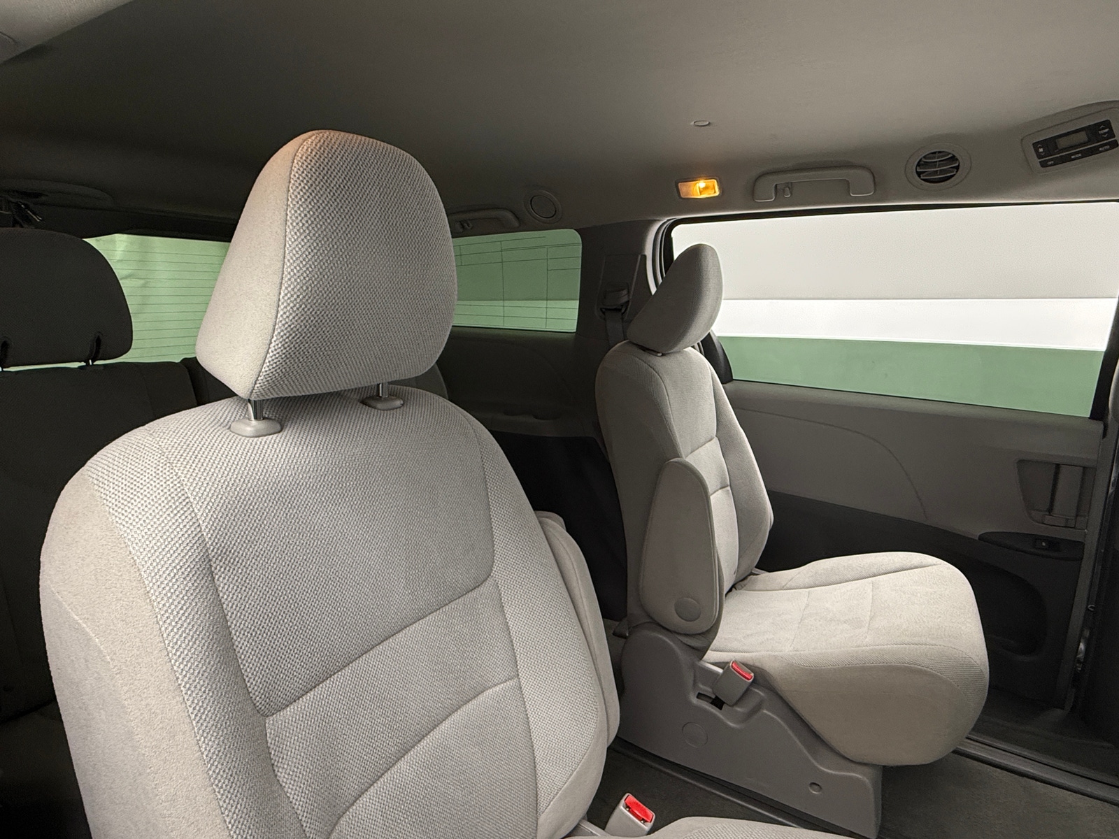 Thumbnail: 2015 Toyota Sienna - 6