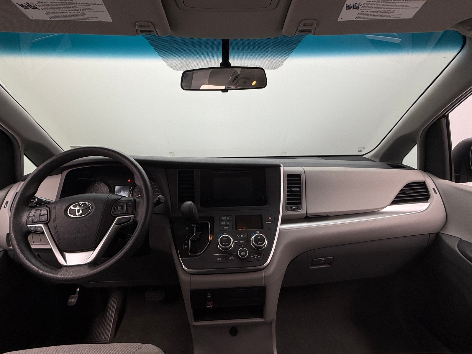 Thumbnail: 2015 Toyota Sienna - 3