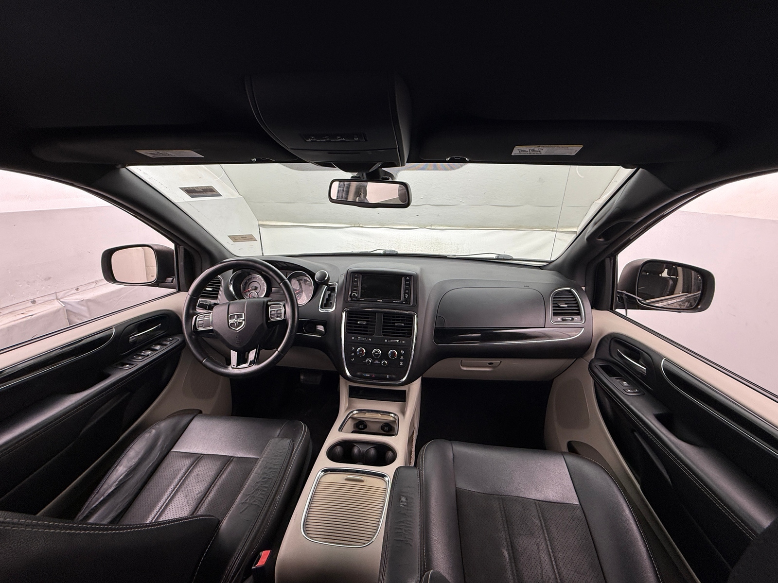 Thumbnail: 2019 Dodge Grand Caravan - 2