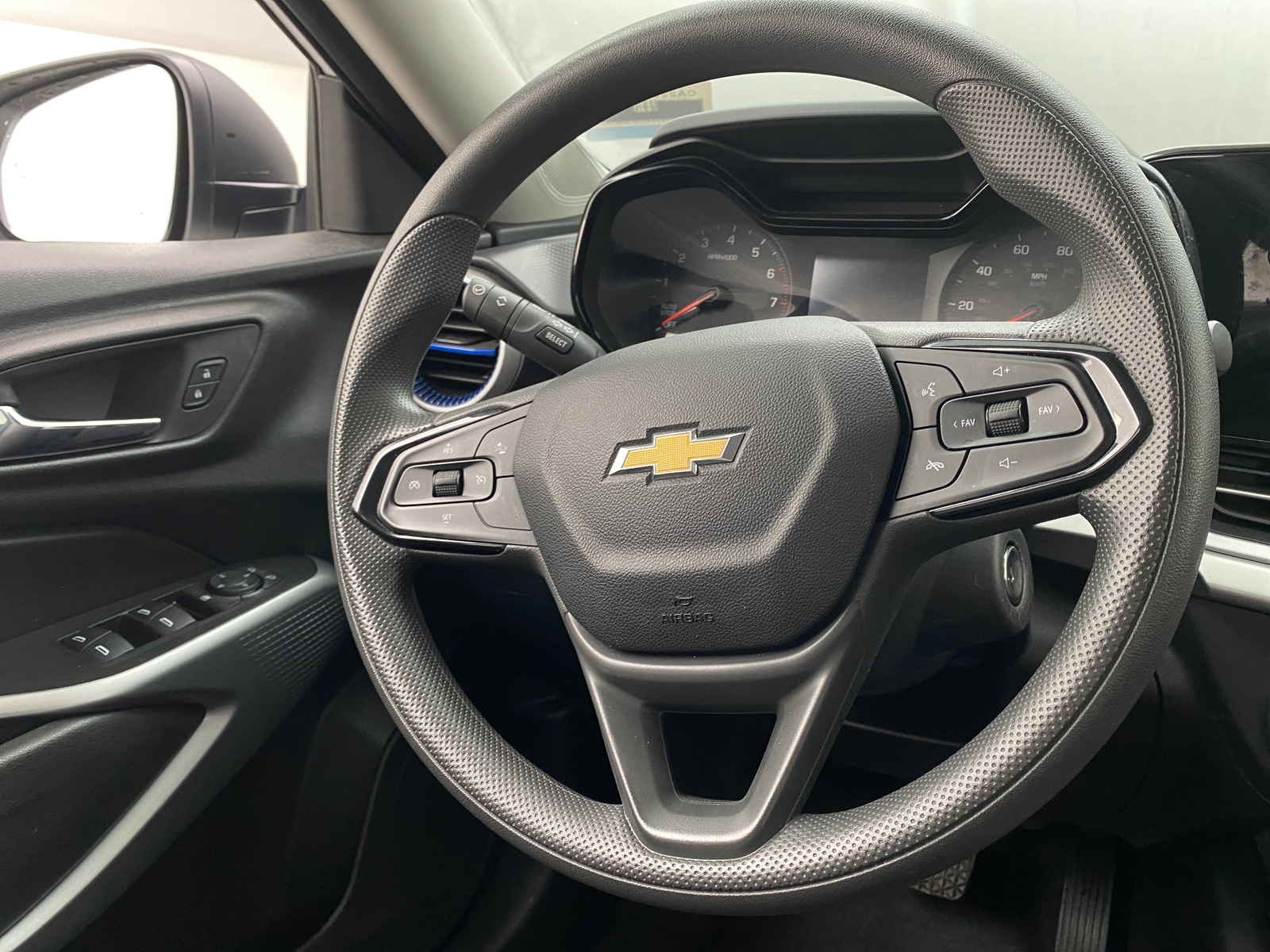 Thumbnail: 2025 Chevrolet Trax - 5