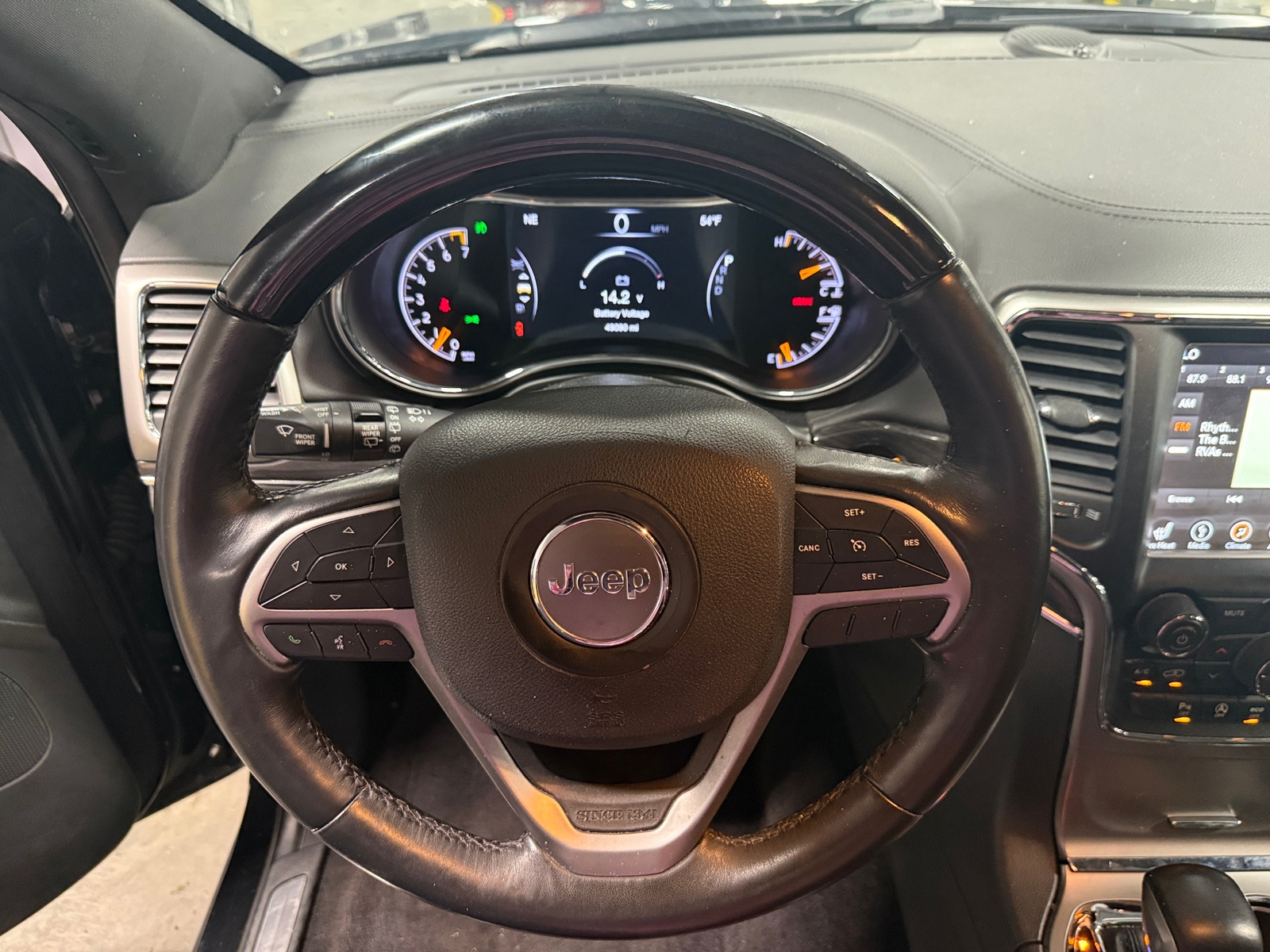 Thumbnail: 2018 Jeep Grand Cherokee - 4