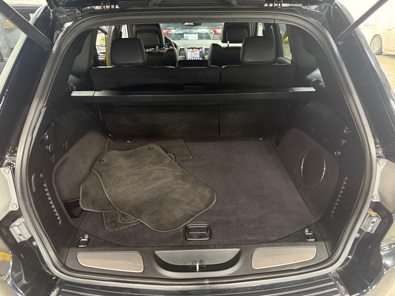 Thumbnail: 2018 Jeep Grand Cherokee - 6