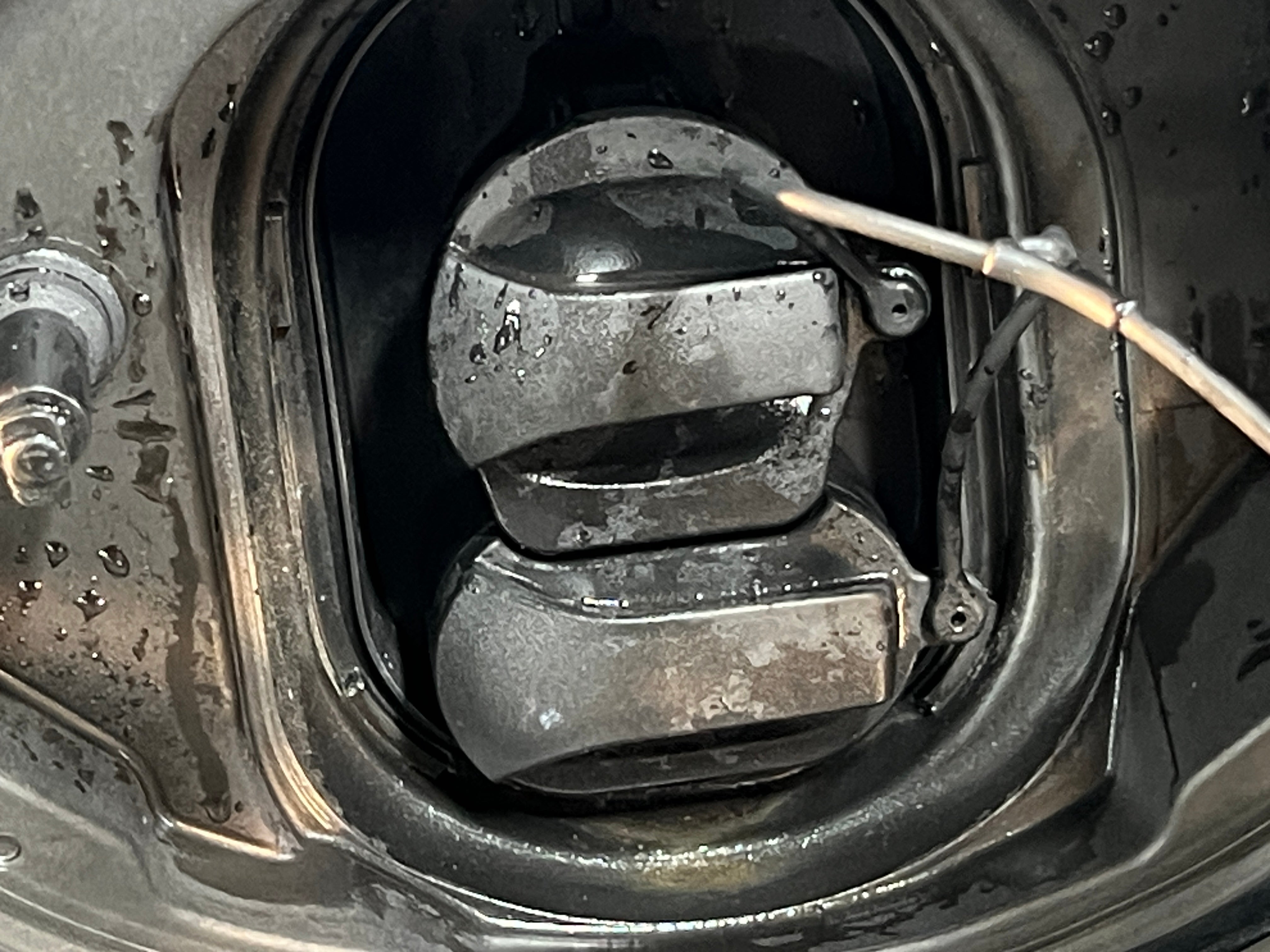 Used 2024 MINI Hardtop 2 Door SE with VIN WMW13DJ09R2U41772 for sale in Oak Creek, WI