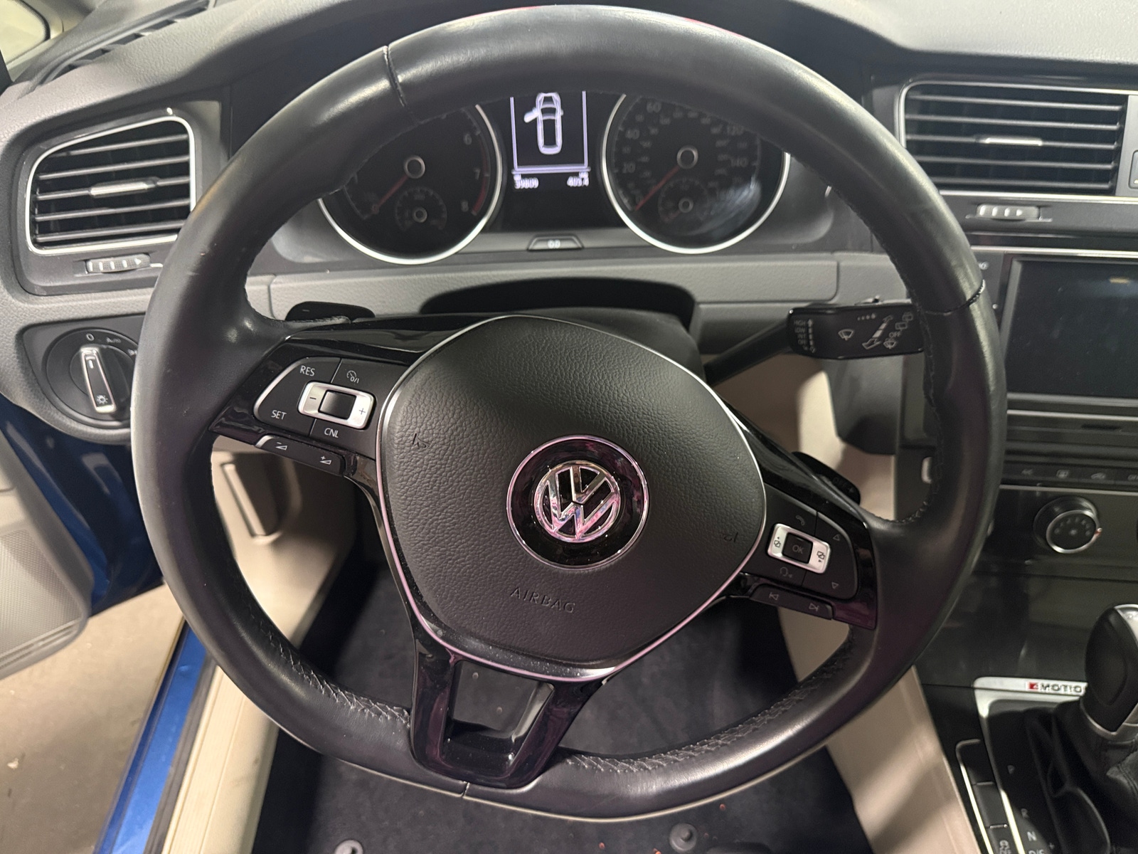 Thumbnail: 2018 Volkswagen e-Golf - 5