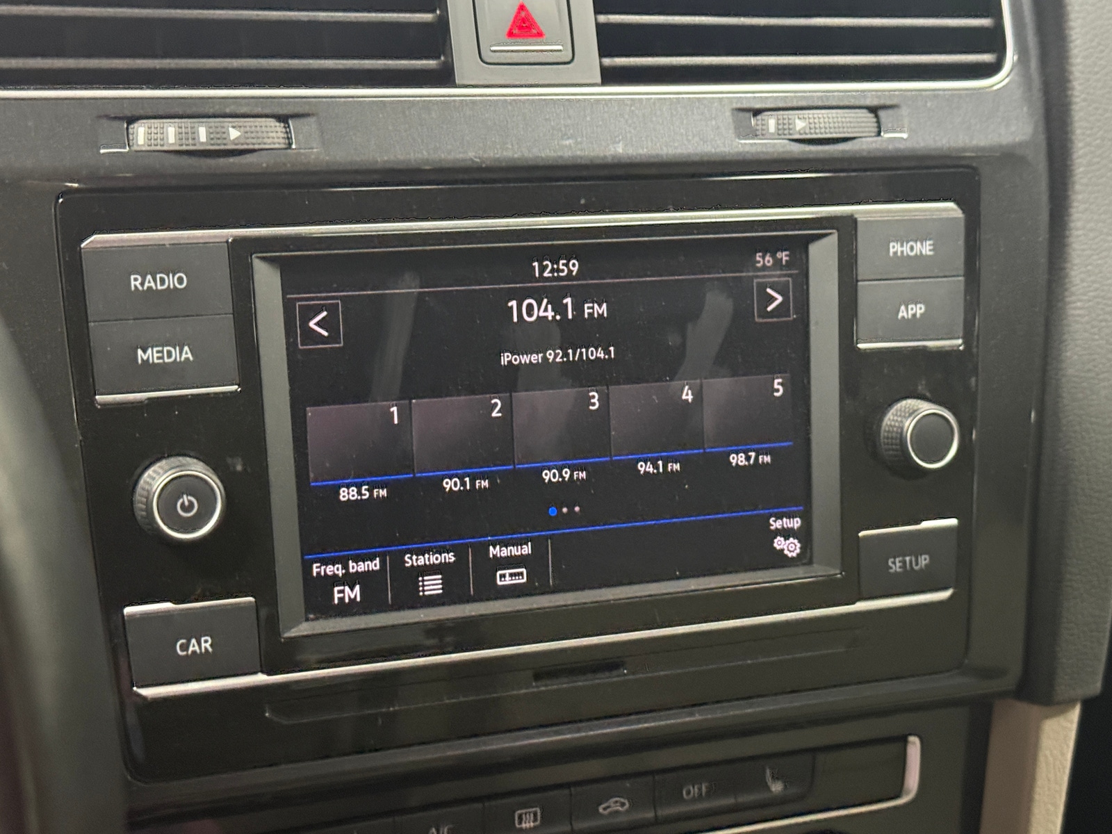 Thumbnail: 2018 Volkswagen e-Golf - 4