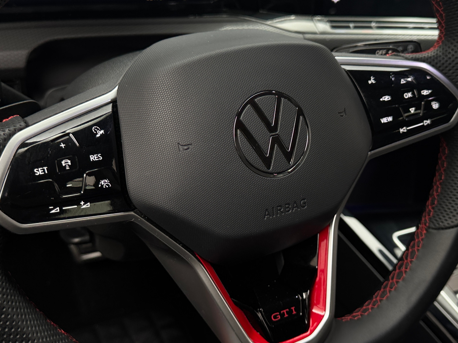 Thumbnail: 2024 Volkswagen Golf - 4