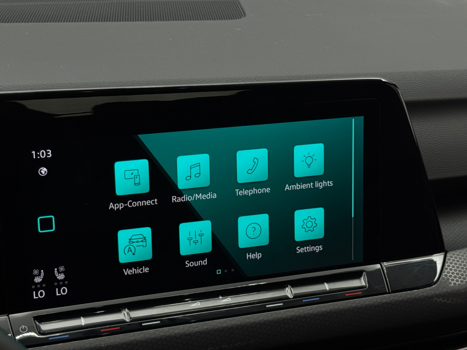 Thumbnail: 2024 Volkswagen Golf - 3