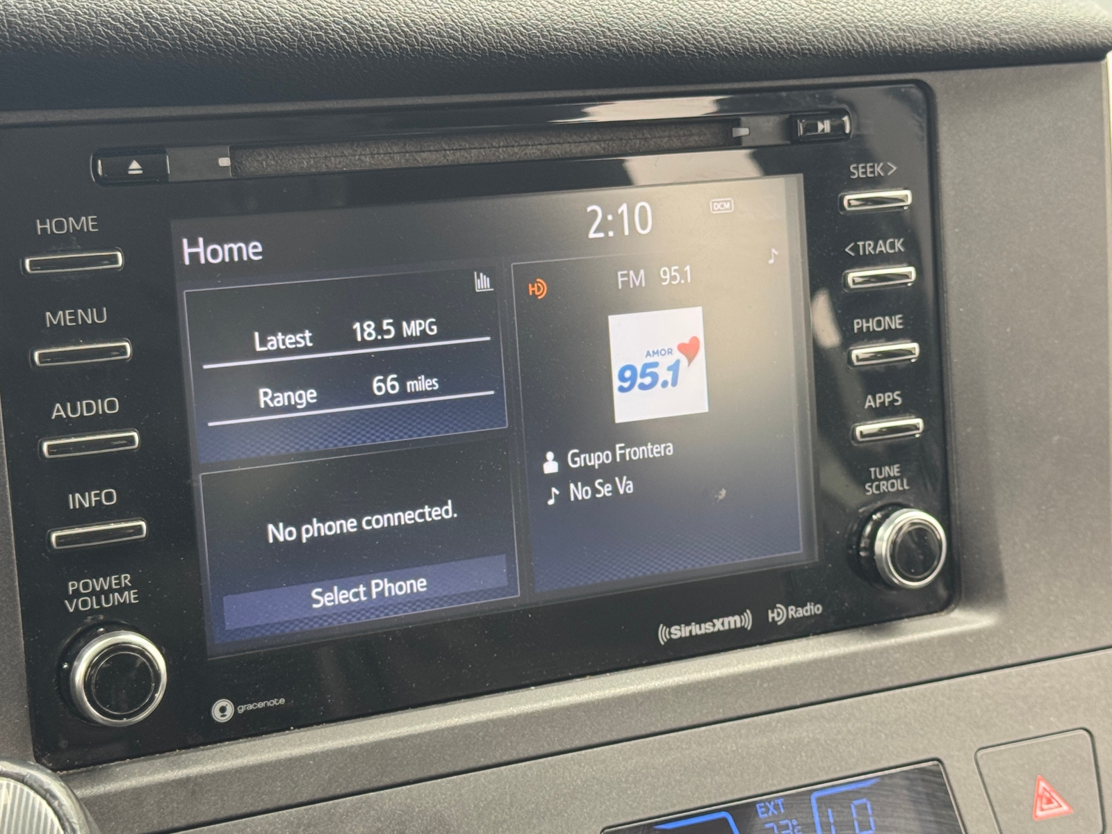 Thumbnail: 2018 Toyota Sienna - 3