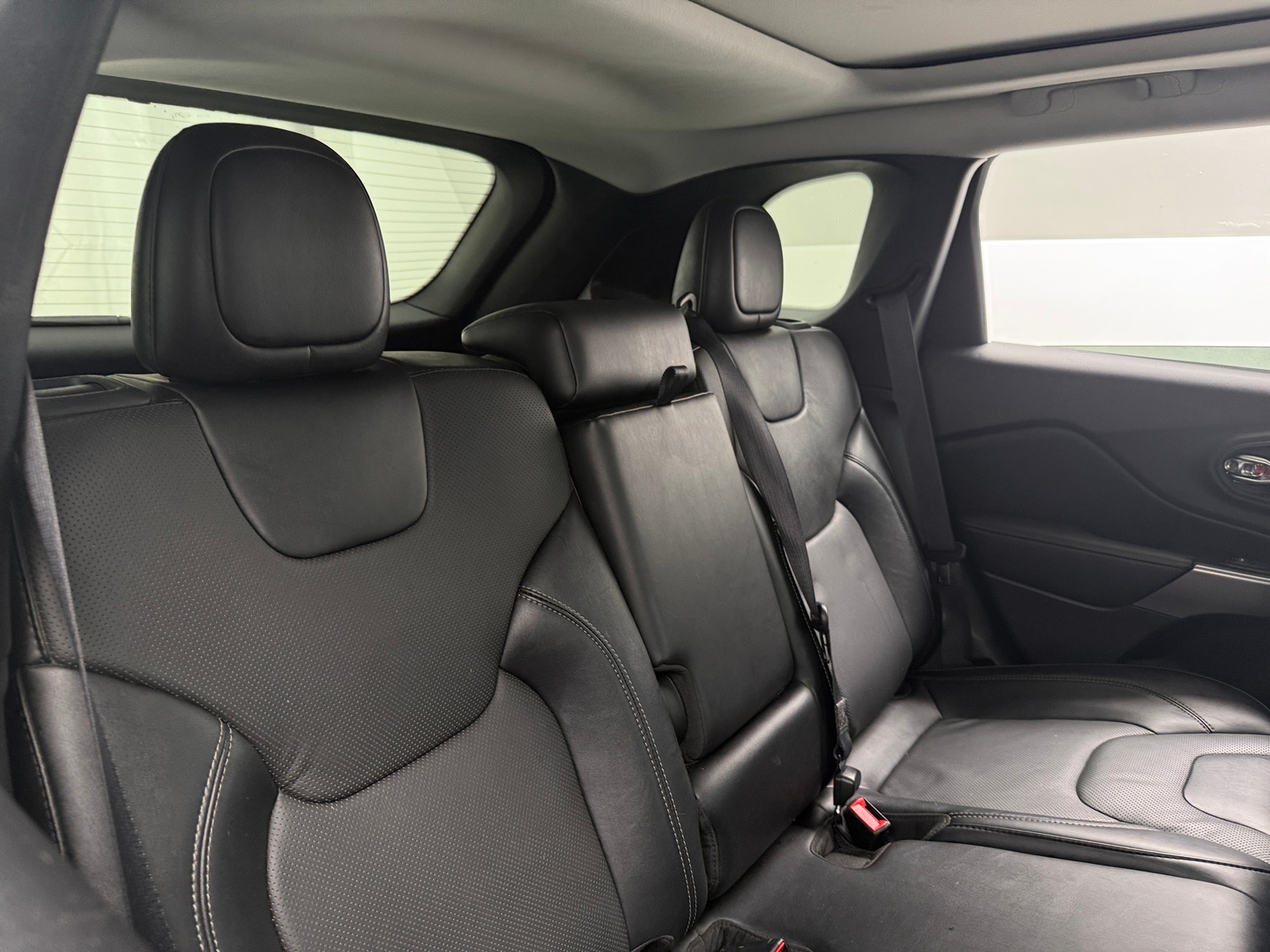 Thumbnail: 2022 Jeep Cherokee - 5