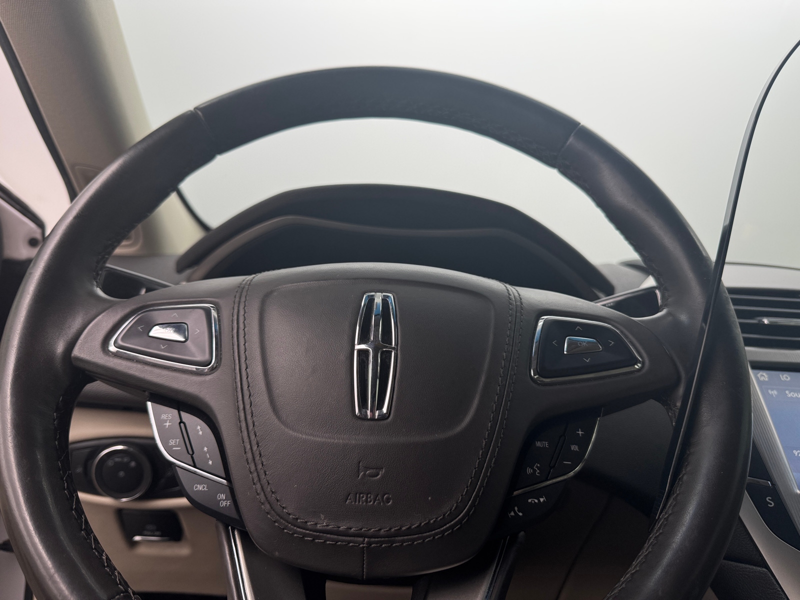 Thumbnail: 2020 Lincoln MKZ - 5