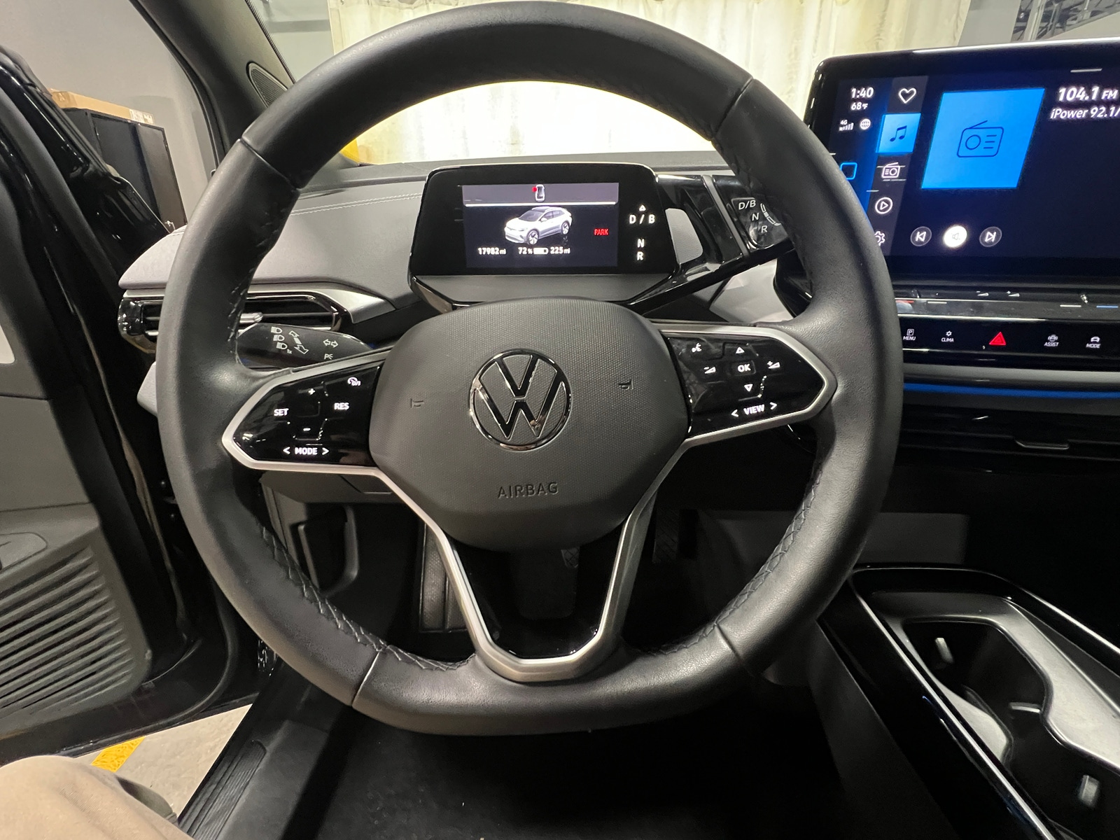 Thumbnail: 2023 Volkswagen ID.4 - 4