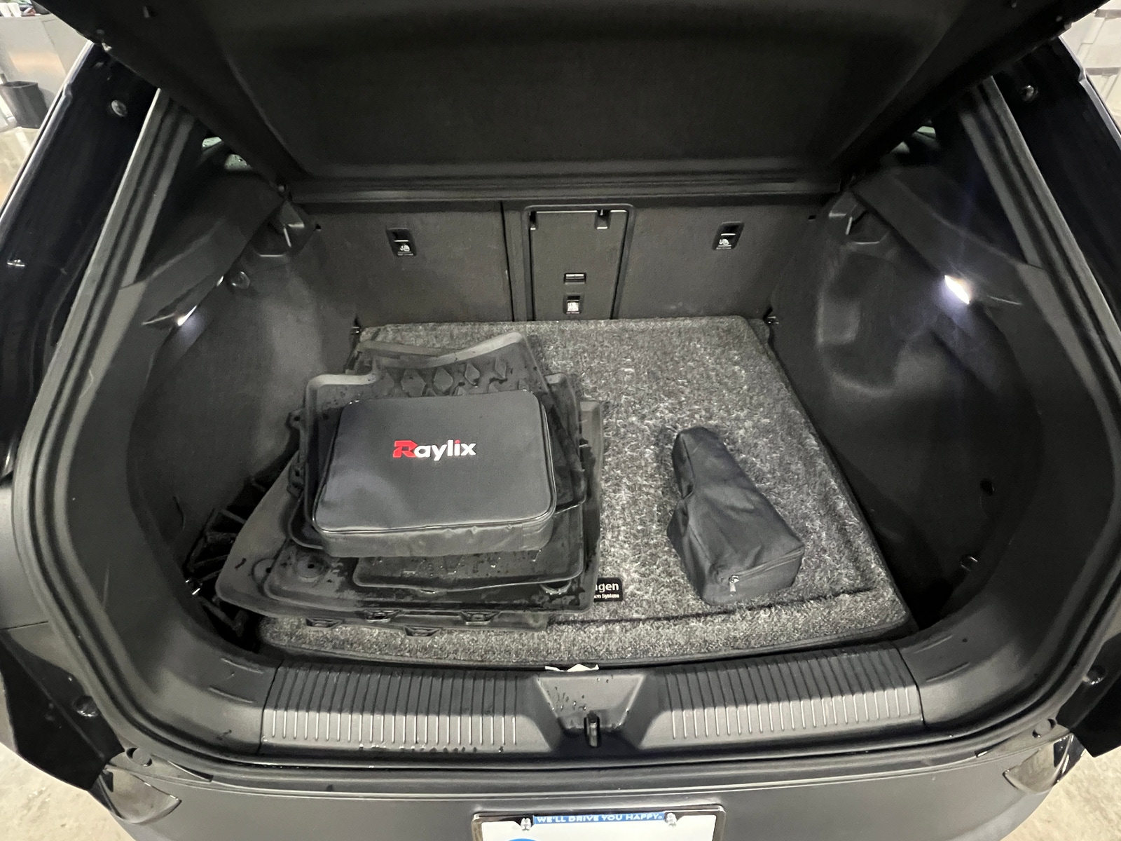 Thumbnail: 2023 Volkswagen ID.4 - 6