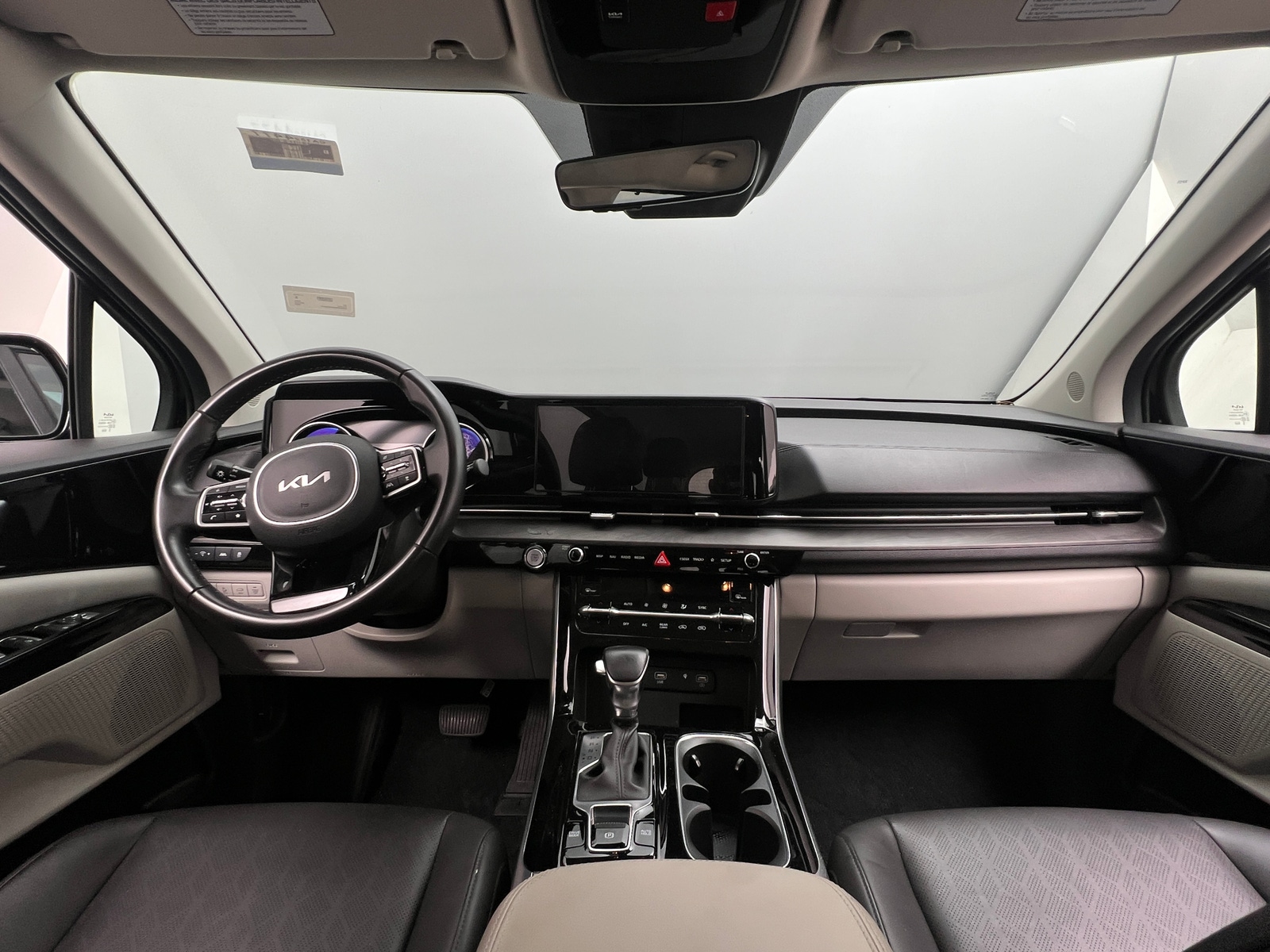 Thumbnail: 2023 Kia Carnival - 2