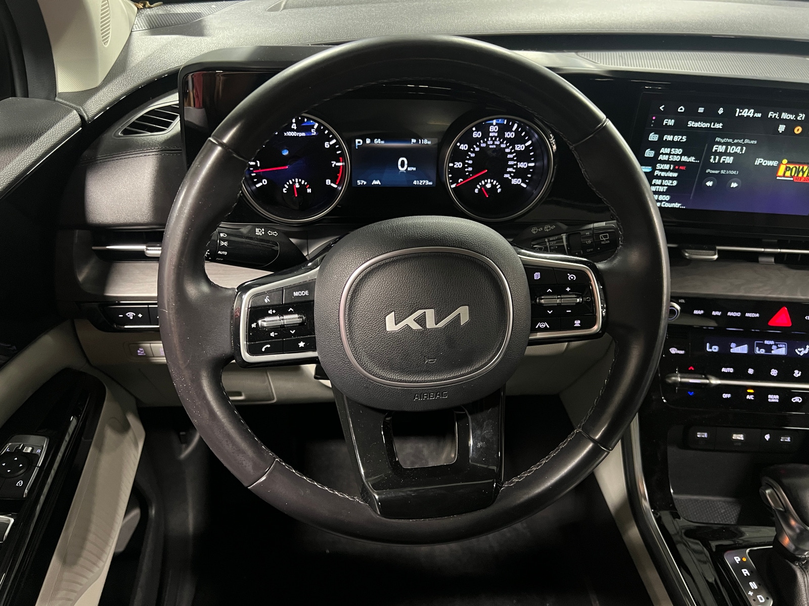 Thumbnail: 2023 Kia Carnival - 4