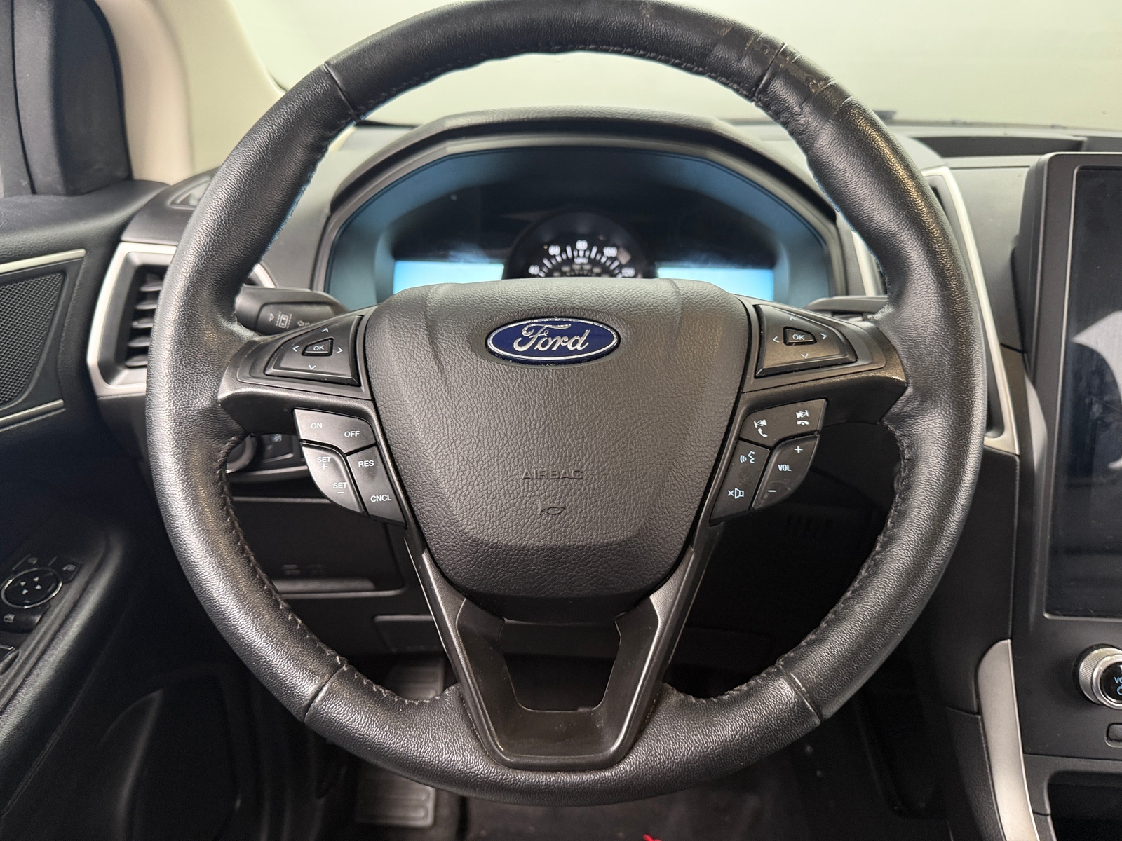 Thumbnail: 2022 Ford Edge - 4