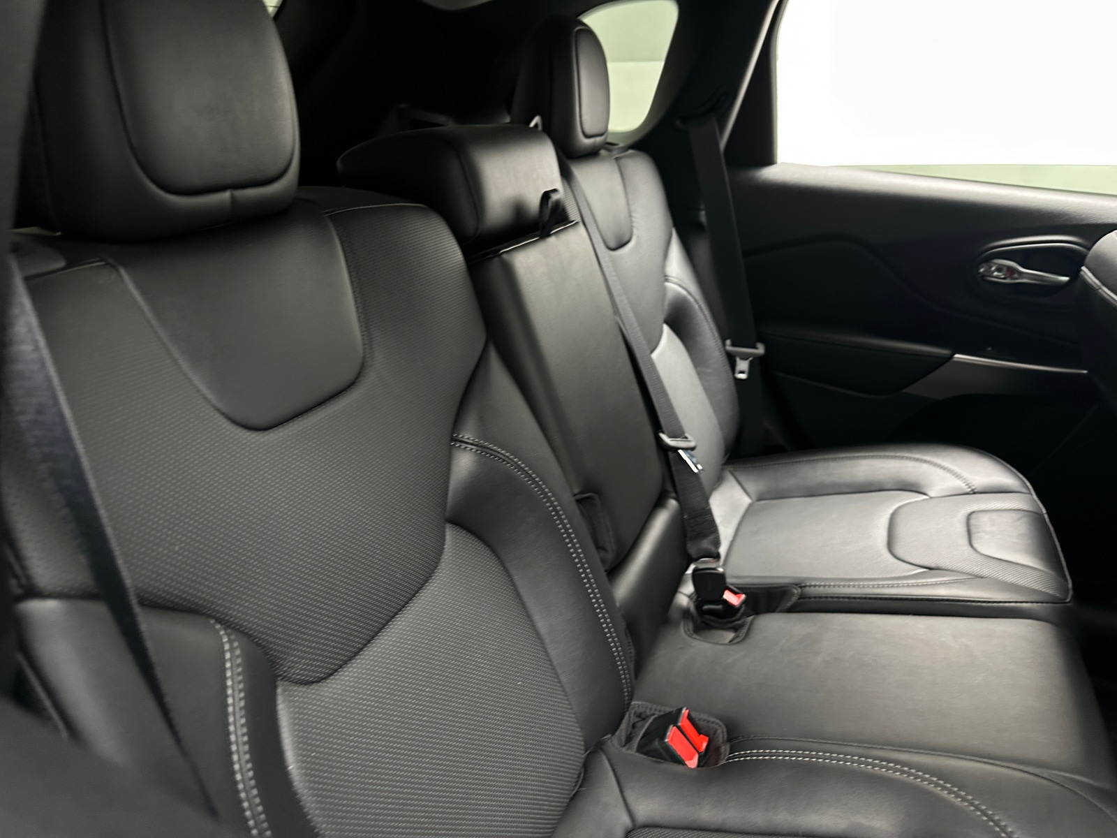 Thumbnail: 2022 Jeep Cherokee - 5