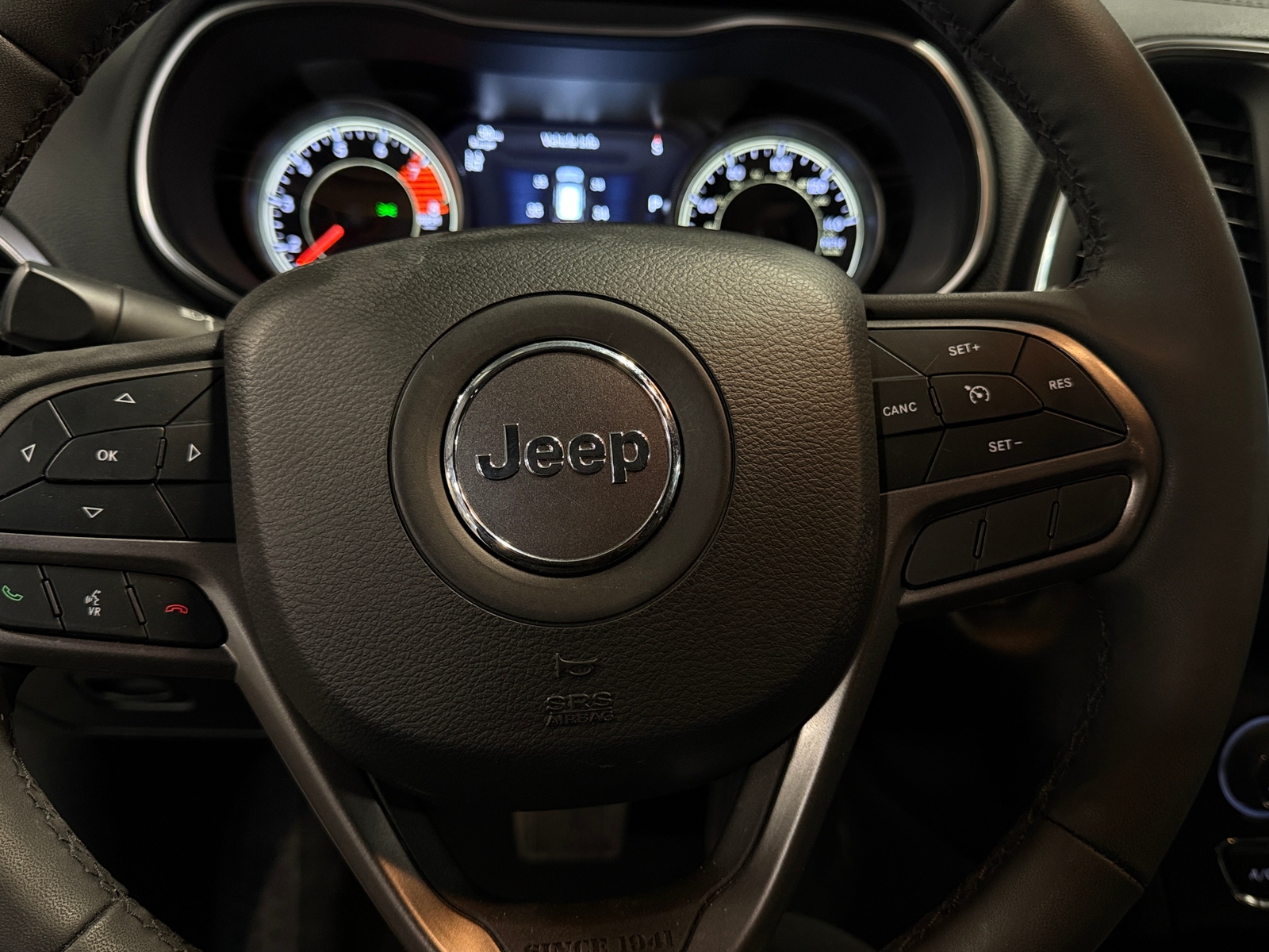 Thumbnail: 2022 Jeep Cherokee - 4