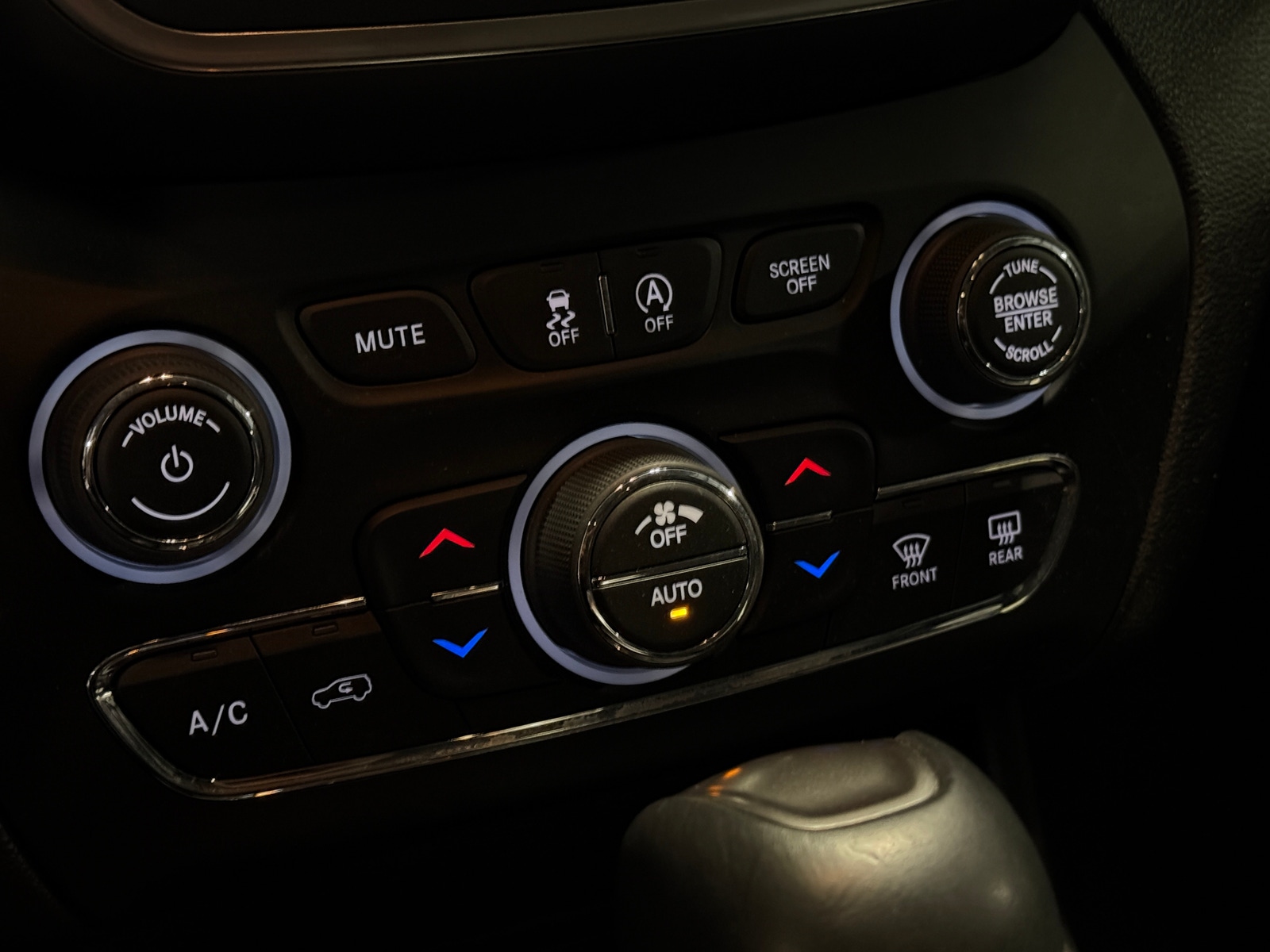 Thumbnail: 2022 Jeep Cherokee - 3