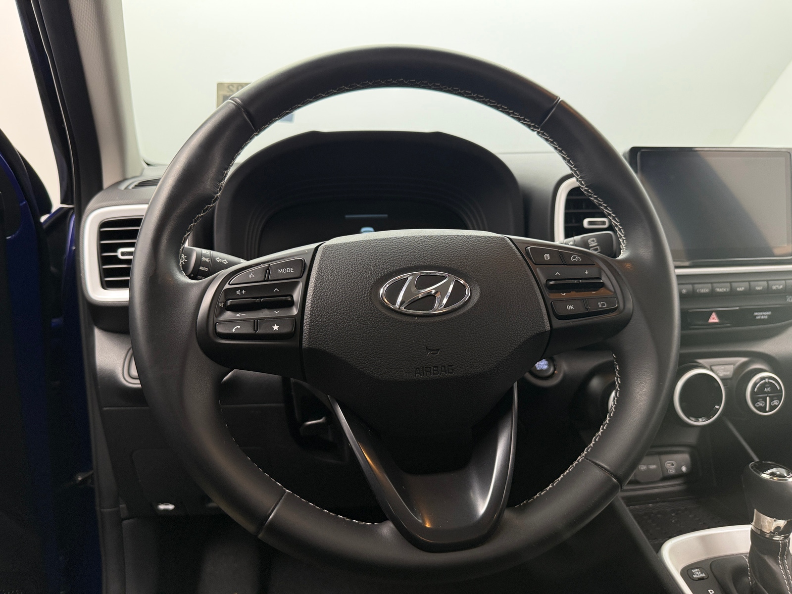 Thumbnail: 2023 Hyundai Venue - 4