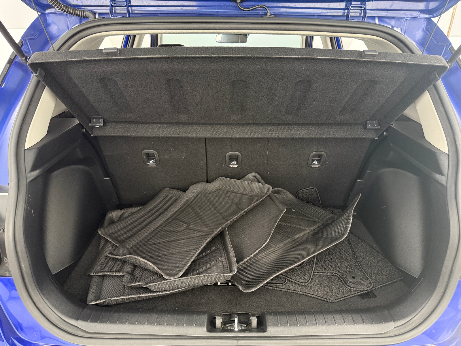 Thumbnail: 2023 Hyundai Venue - 6