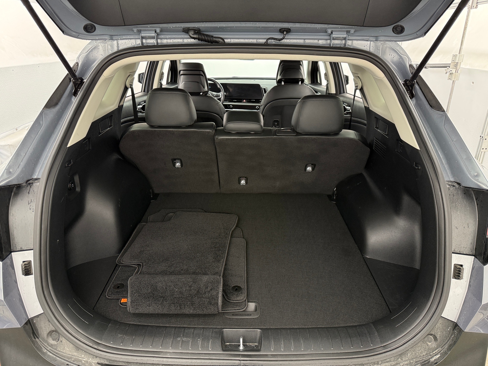 Thumbnail: 2025 Kia Sportage - 6