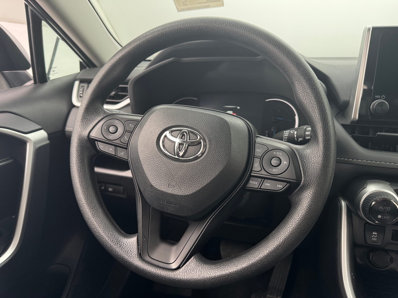 Thumbnail: 2025 Toyota RAV4 - 5