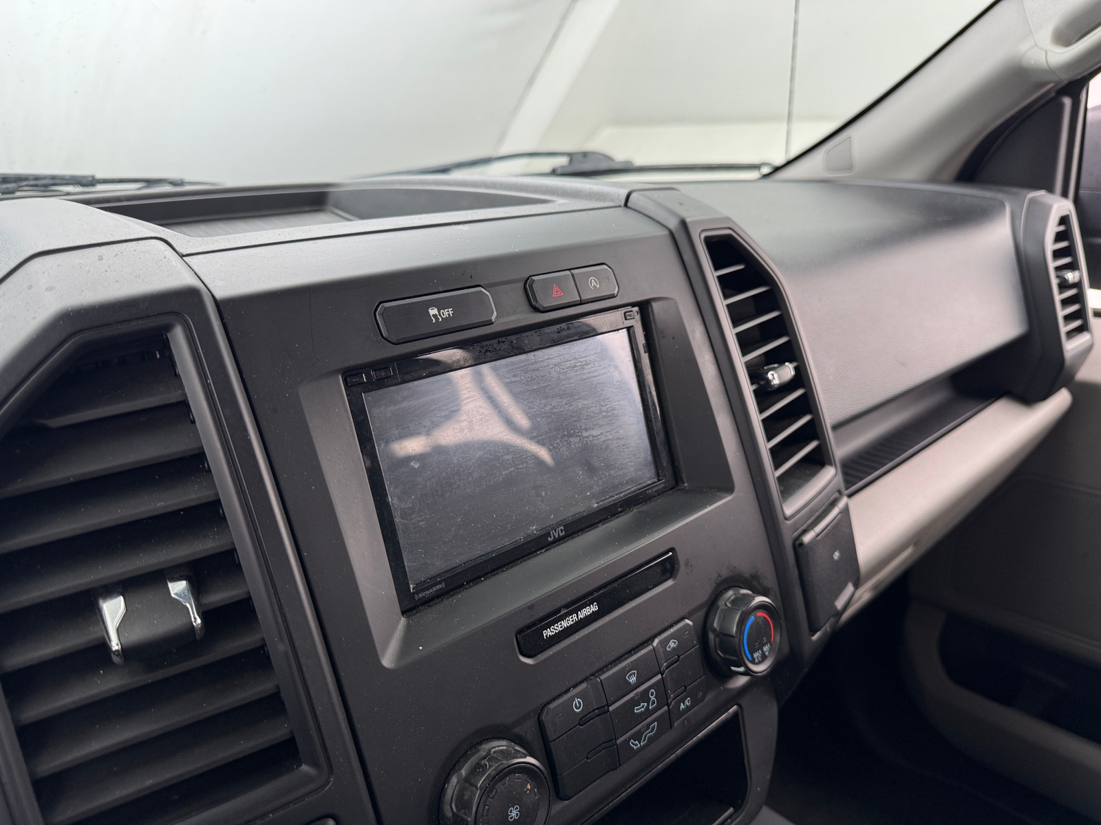 Thumbnail: 2018 Ford Econoline - 4