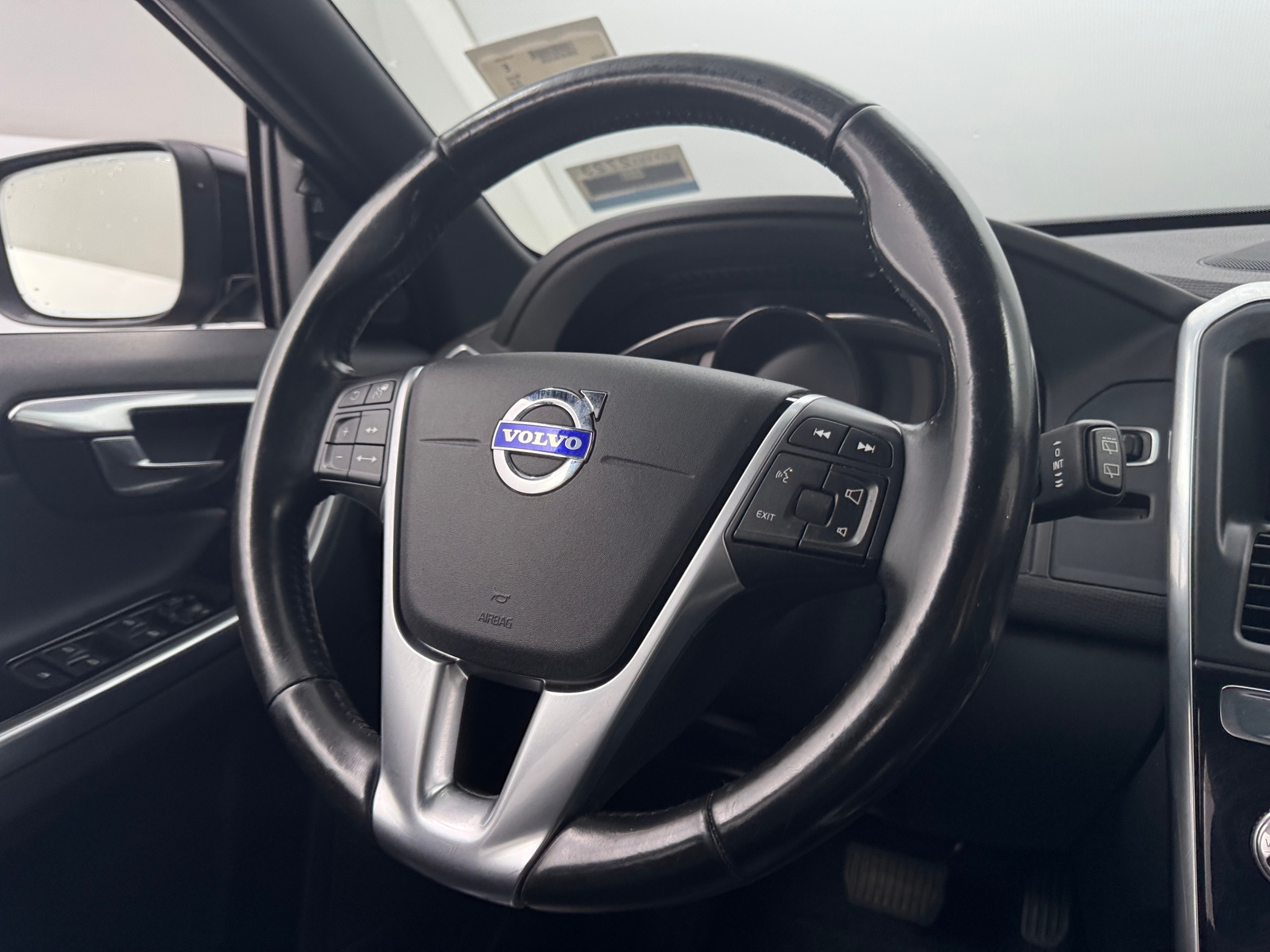 Thumbnail: 2016 Volvo XC60 - 4