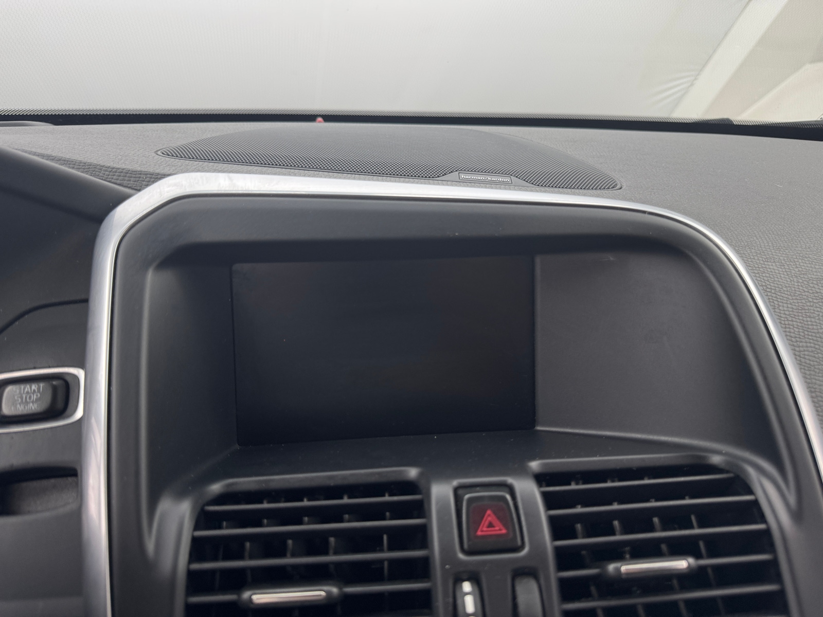 Thumbnail: 2016 Volvo XC60 - 3