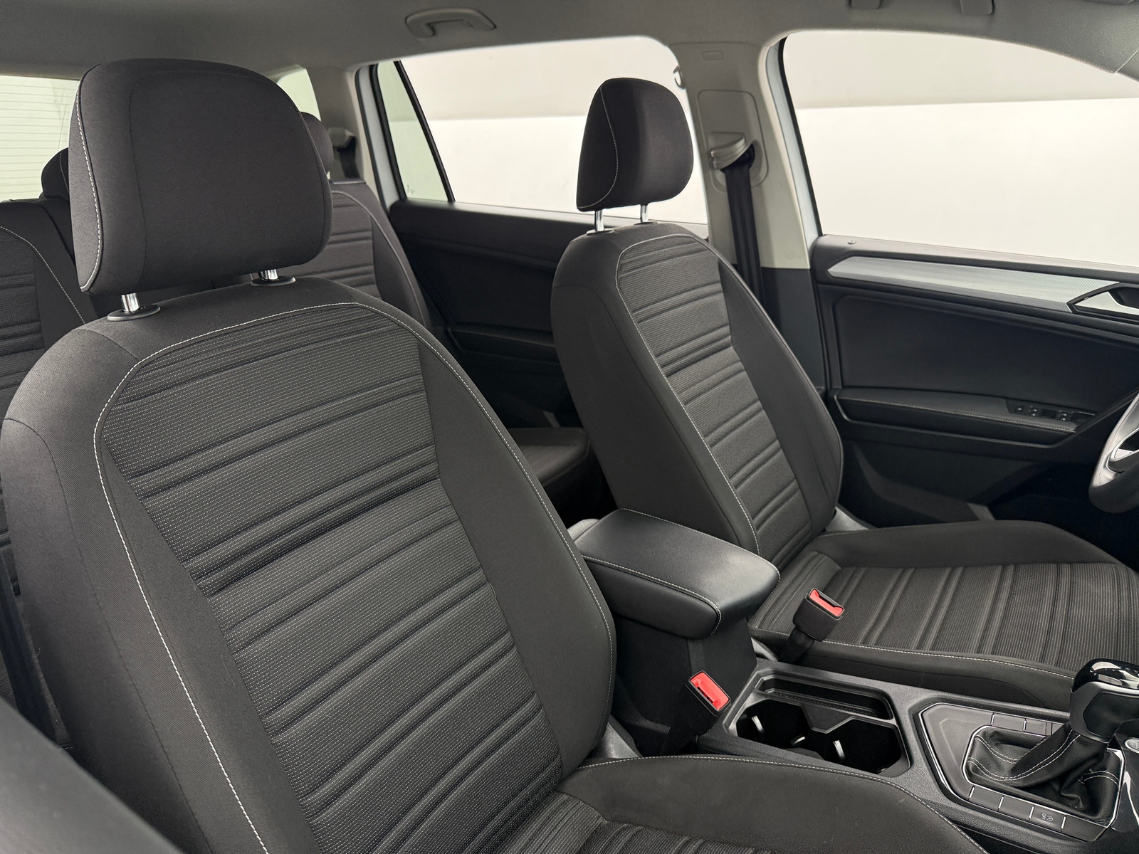 Thumbnail: 2022 Volkswagen Tiguan - 2