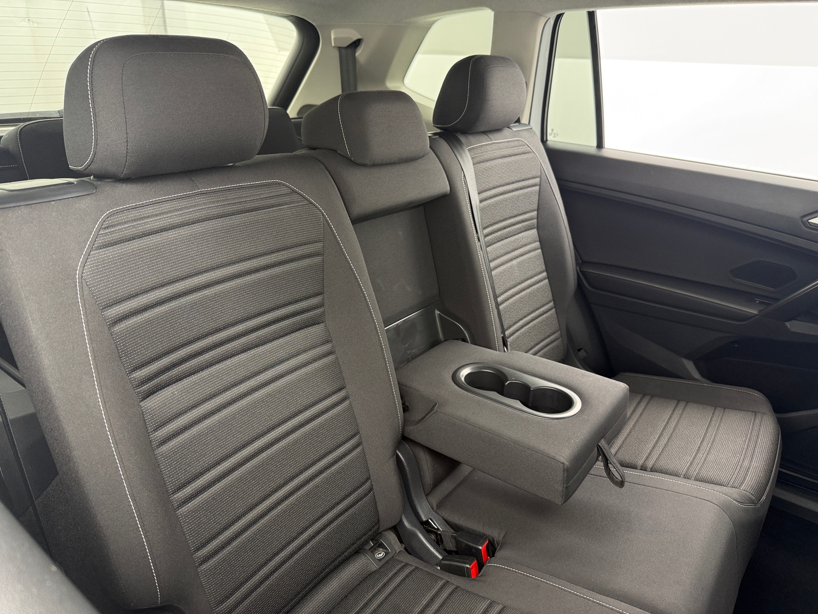 Thumbnail: 2022 Volkswagen Tiguan - 6