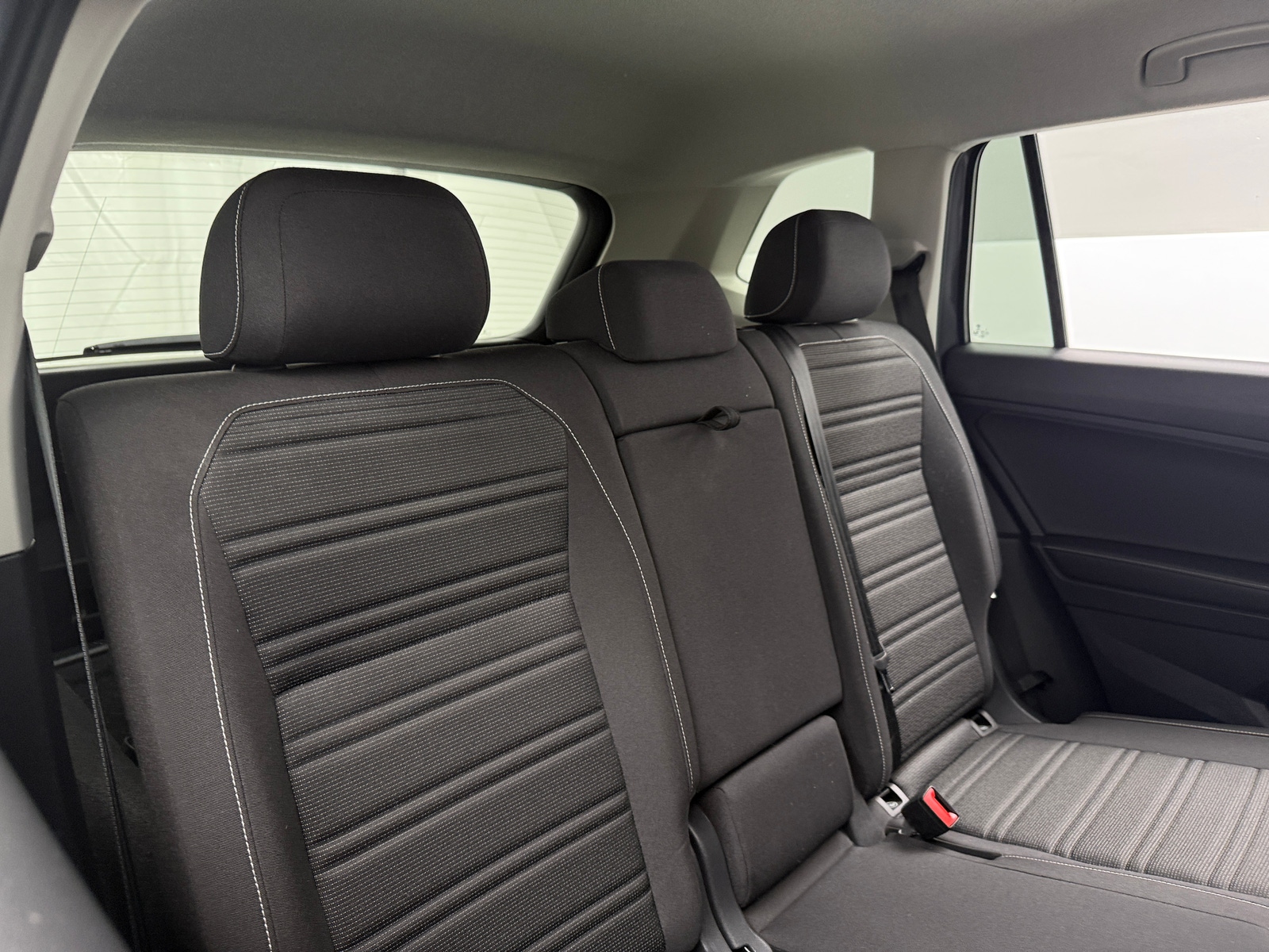 Thumbnail: 2023 Volkswagen Tiguan - 6