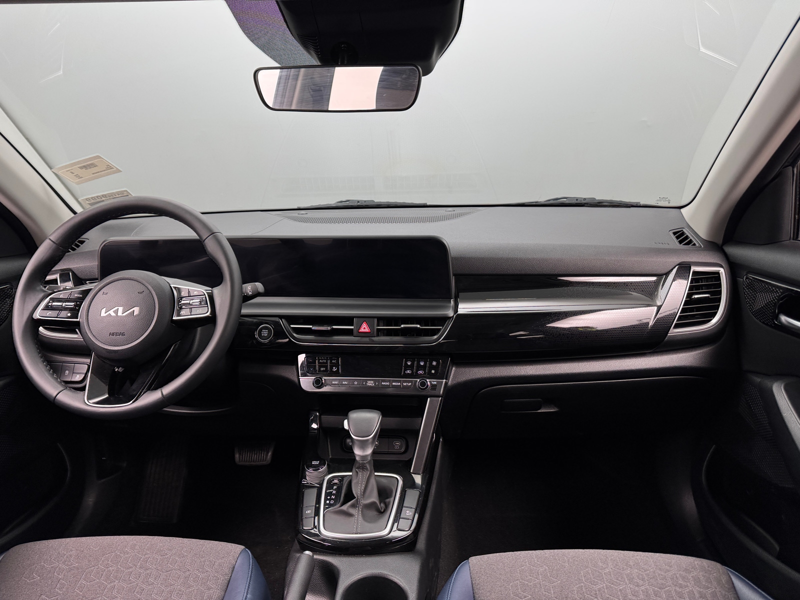 Thumbnail: 2024 Kia Seltos - 3