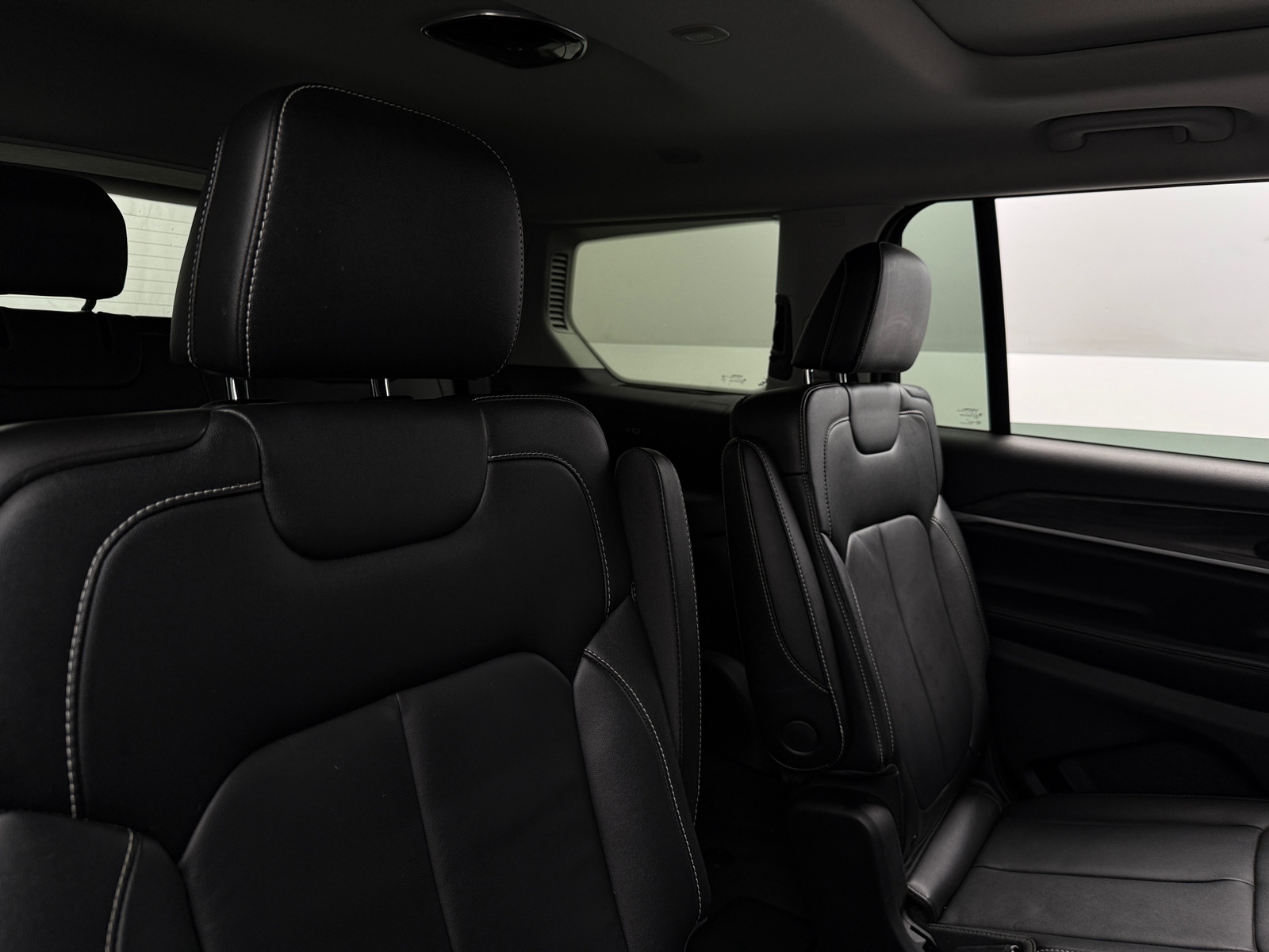 Thumbnail: 2023 Jeep Grand Cherokee L - 5