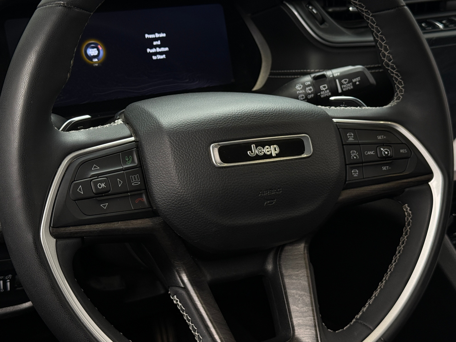 Thumbnail: 2023 Jeep Grand Cherokee L - 4